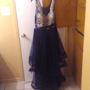 Prom dress 30 dollars each size 15